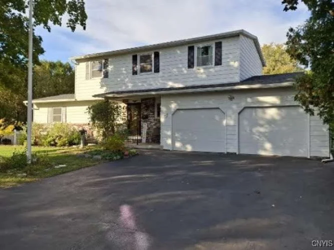 Unit for sale at 96 Sargent Lane, Salina, NY 13088