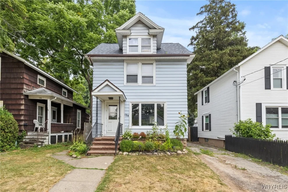 Unit for sale at 124 Chestnut Street, Shelby, NY 14103
