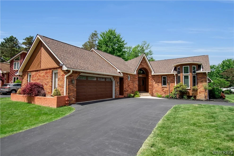 Unit for sale at 6076 Wellesley Cmn, Clarence, NY 14051