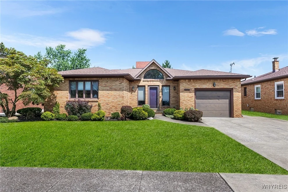 Unit for sale at 624 Woodland Drive, Tonawanda, NY 14223