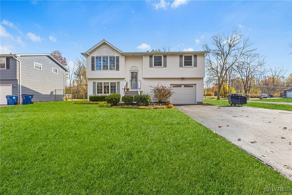 Unit for sale at 146 October Lane, Amherst, NY 14228