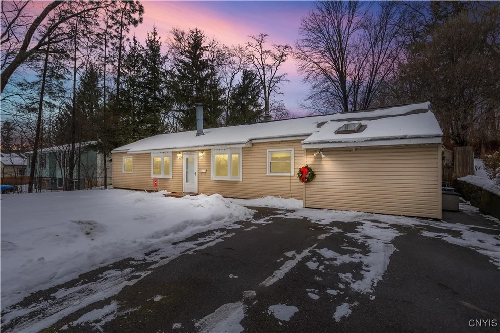 Unit for sale at 15 Wexford Road, DeWitt, NY 13214