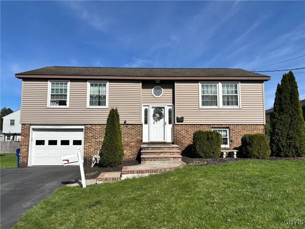 Unit for sale at 304 Germania Avenue, Camillus, NY 13219