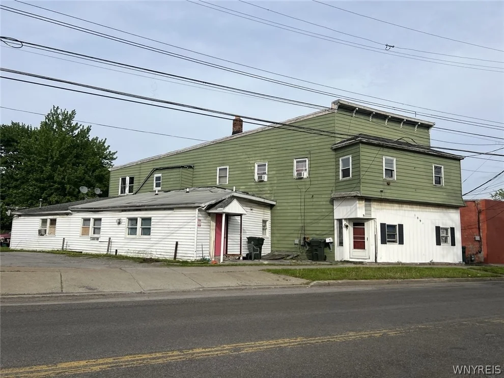 Unit for sale at 1093 Oliver Street, North Tonawanda, NY 14120