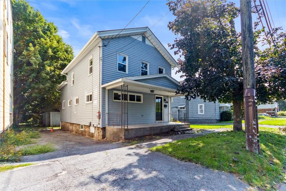 Unit for sale at 121 Geneva St, Lyons, NY 14489