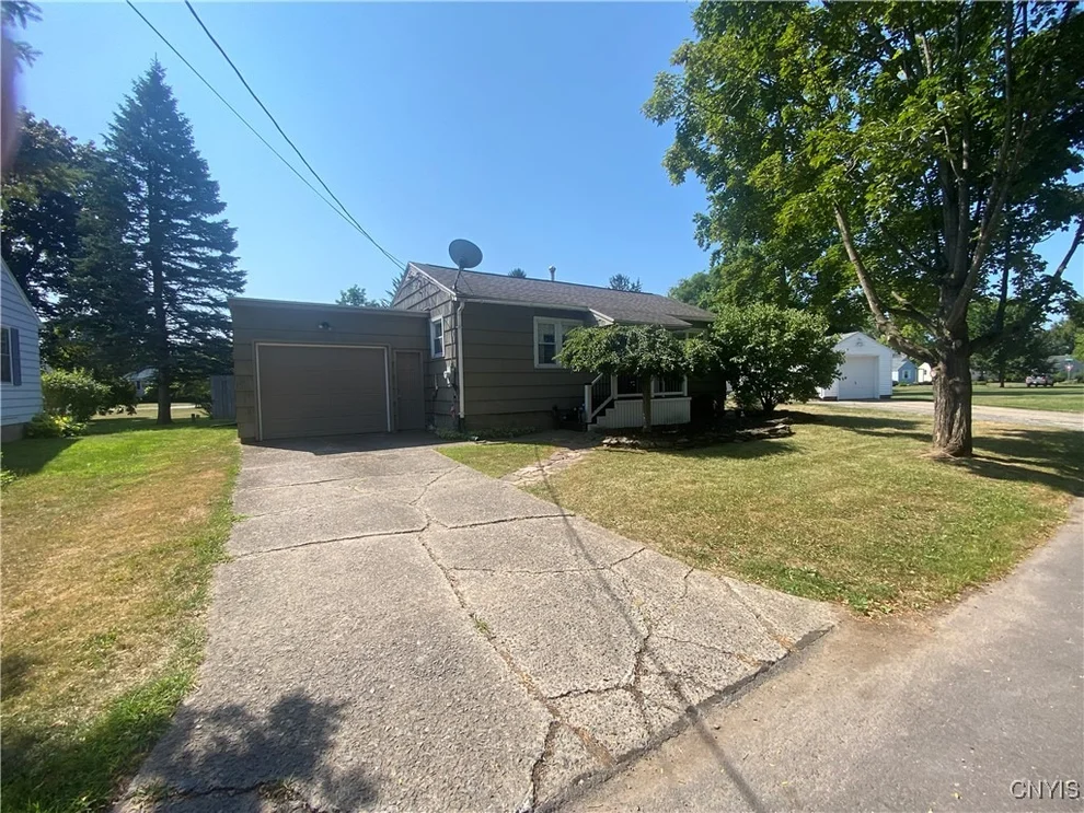 Unit for sale at 423 Leonard Street, Oneida, NY 13421