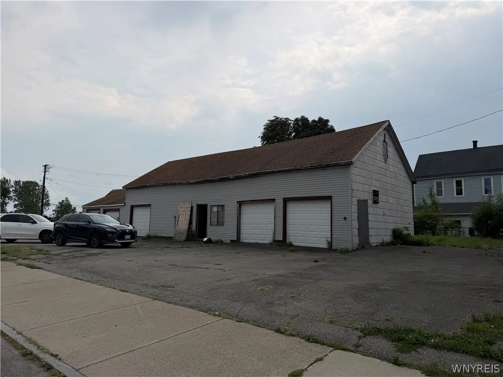 Unit for sale at 911 S Park Avenue, Buffalo, NY 14210