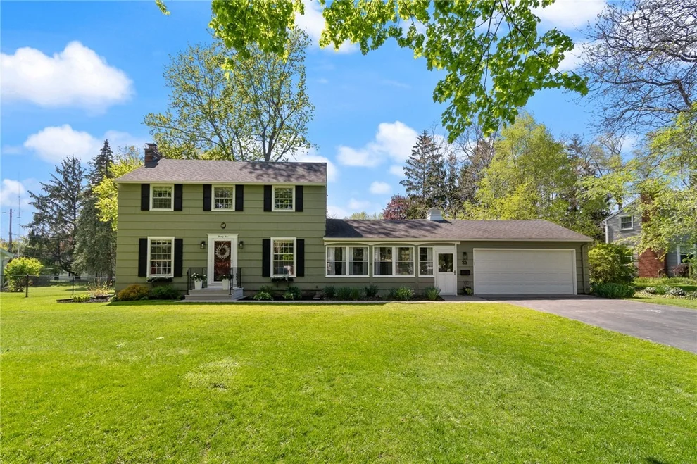 Unit for sale at 25 Lincolnshire Road, Webster, NY 14580