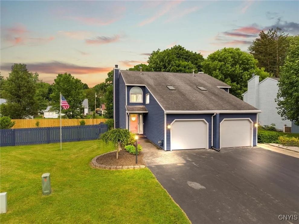 Unit for sale at 101 Post Lamp Circle, Cicero, NY 13212