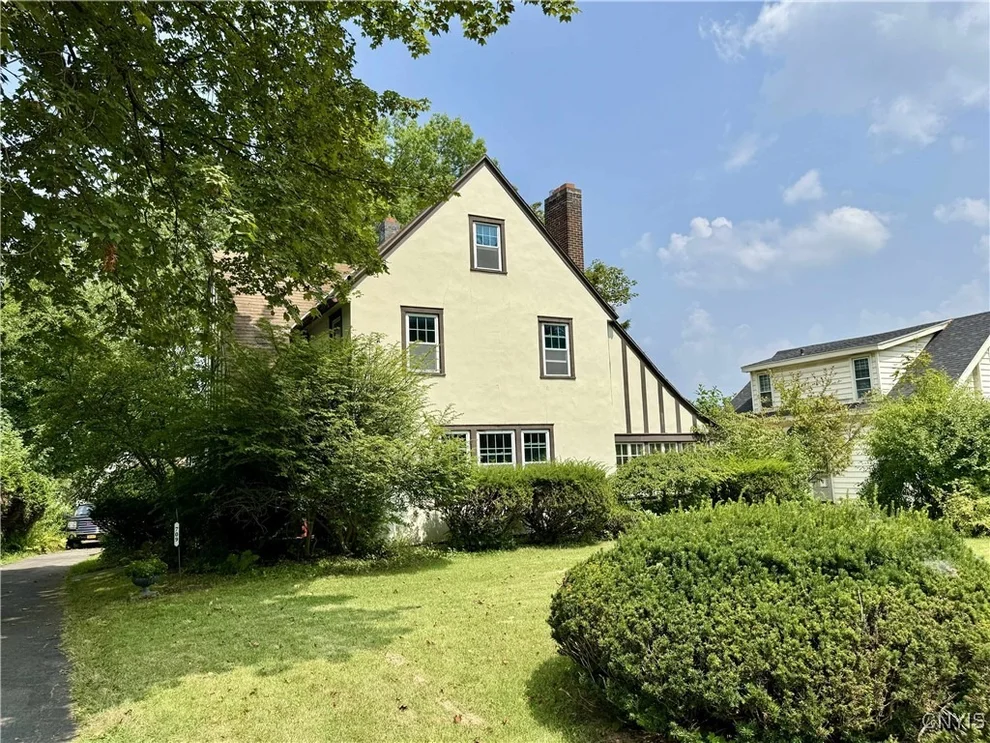 Unit for sale at 709 Parkway E, Utica, NY 13501