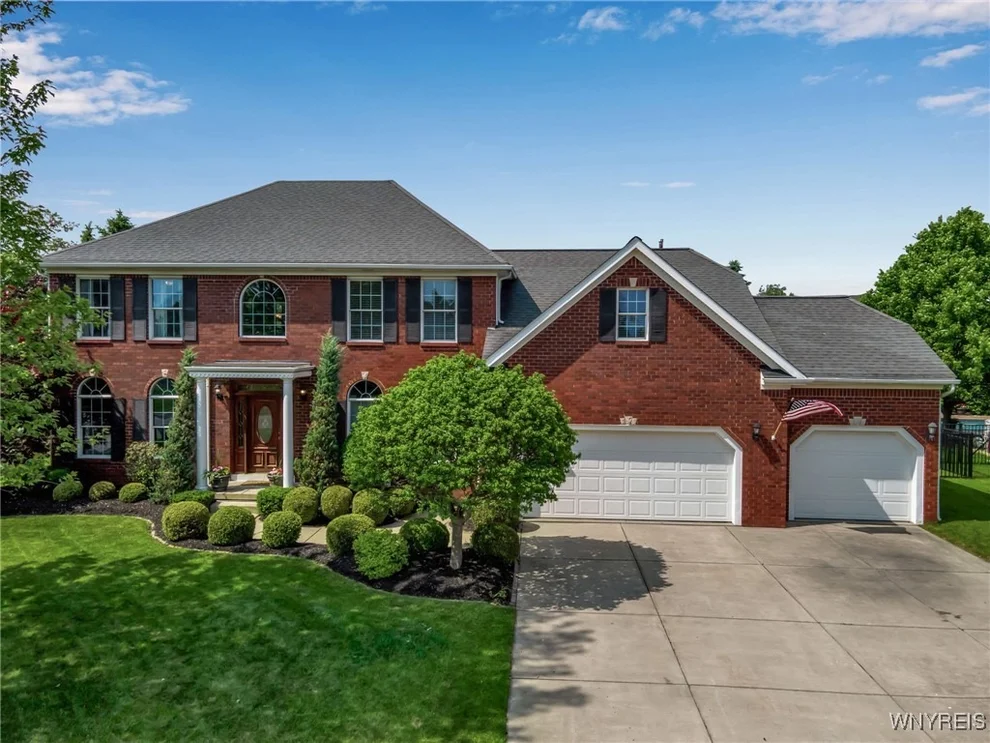 Unit for sale at 8787 Stonebriar Drive, Clarence, NY 14032