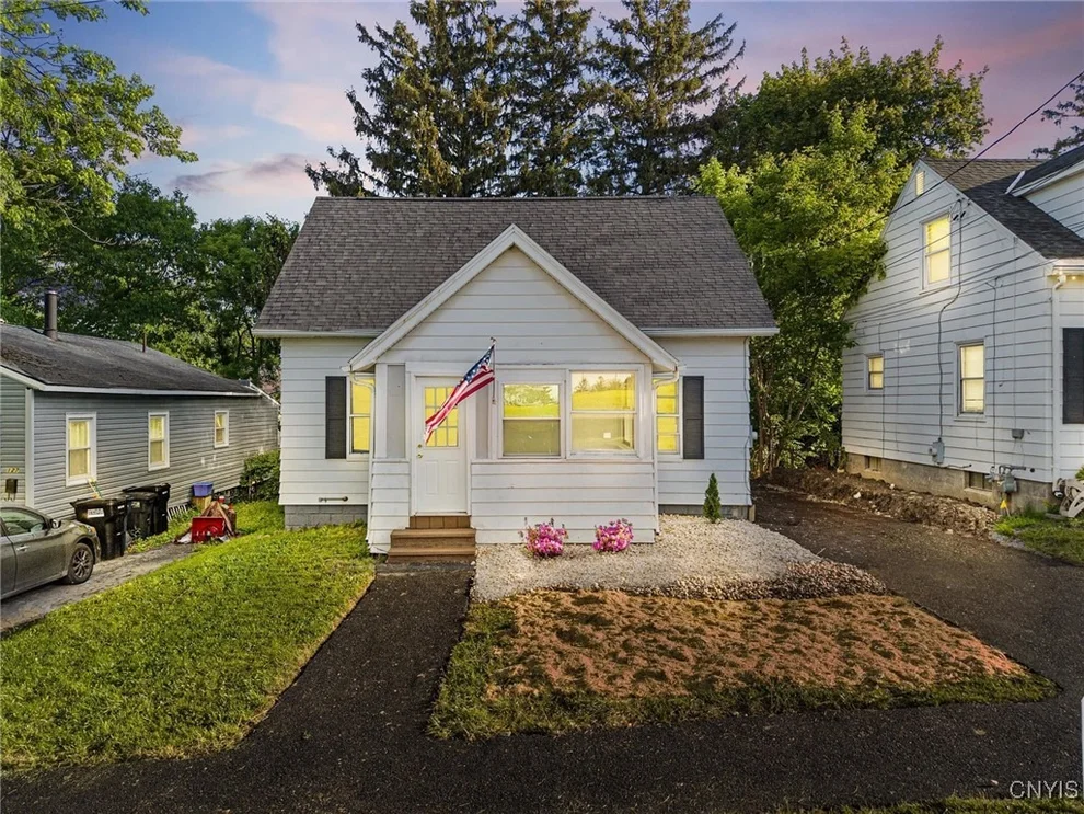 Unit for sale at 133 Avon Road, Syracuse, NY 13206