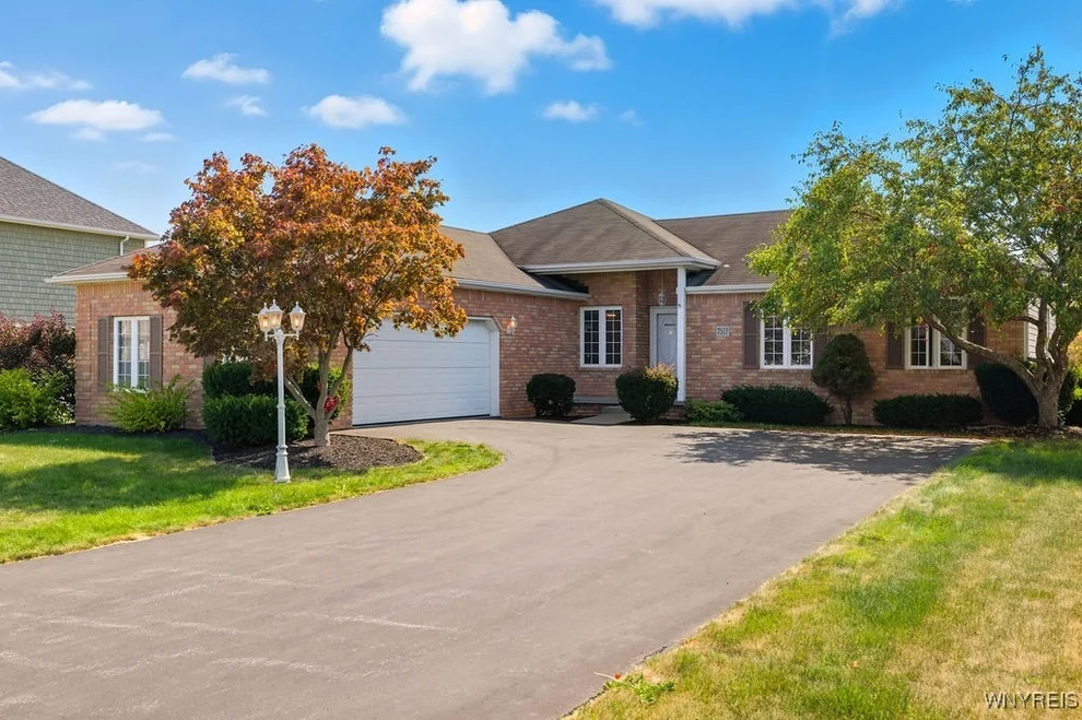 Unit for sale at 7517 Congressional Drive, Lockport Town, NY 14094