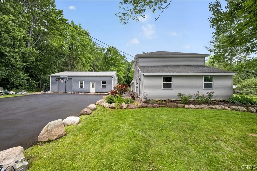 Unit for sale at 2410 County Route 6, Volney, NY 13069
