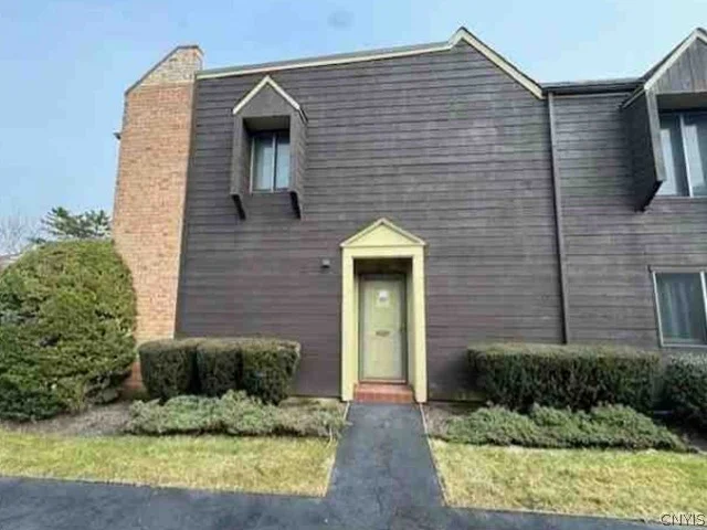 Unit for sale at 109 Southgate Drive, Oyster Bay, NY 11762