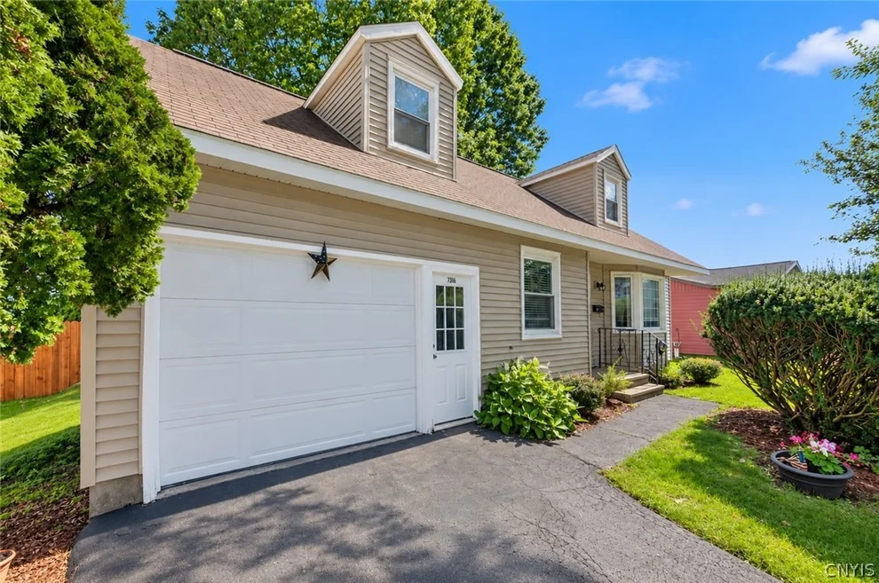 Unit for sale at 7306 Greenbriar Road, Cicero, NY 13212