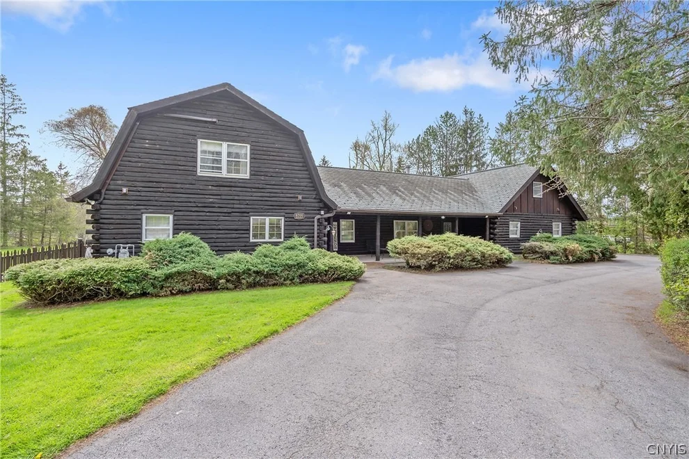 Unit for sale at 3700 Hayes Road, Lysander, NY 13027
