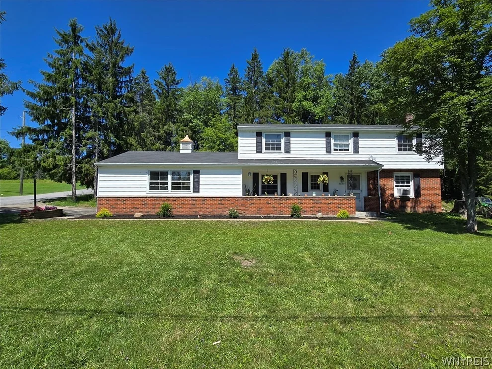 Unit for sale at 8894 Woodview Drive, Colden, NY 14033