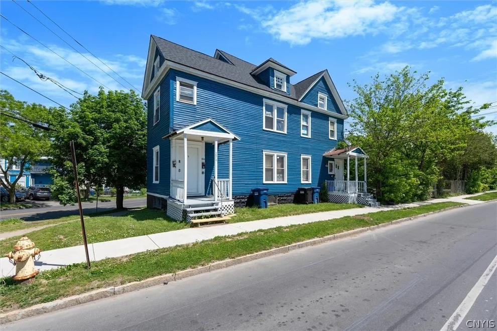 Unit for sale at 252 Martin Luther King W, Syracuse, NY 13205