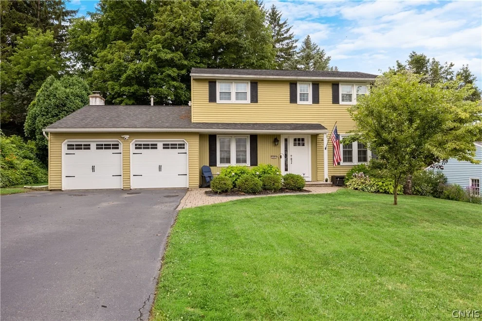 Unit for sale at 104 West Way, Camillus, NY 13031