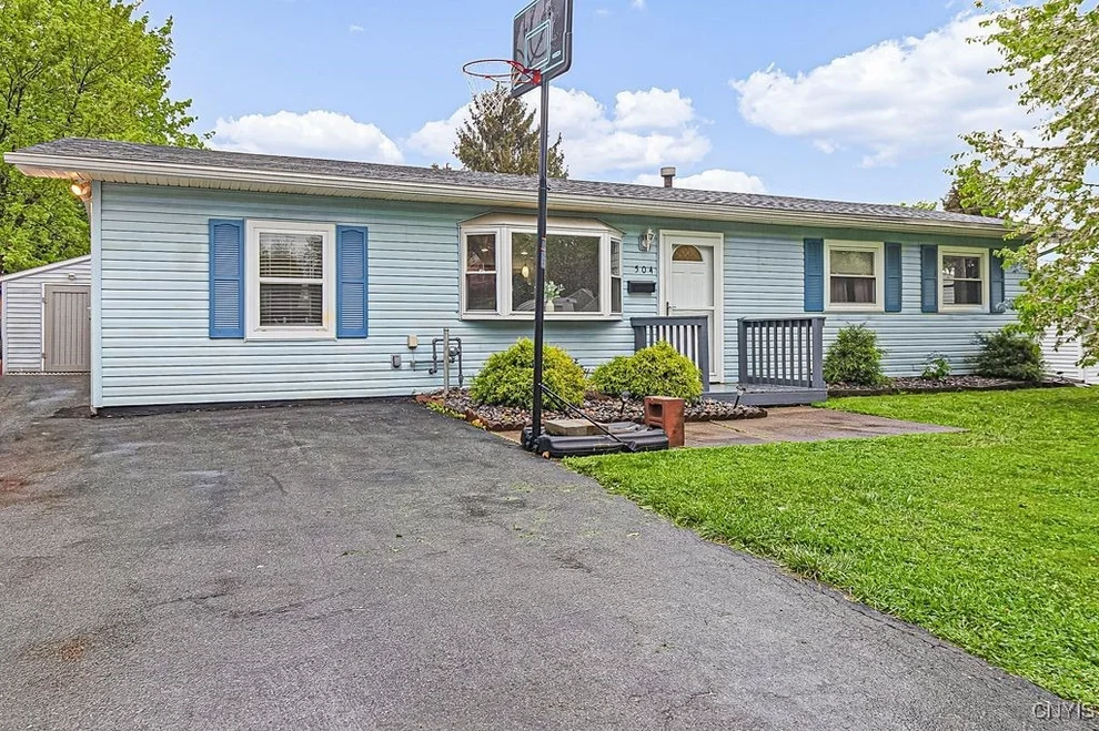 Unit for sale at 504 Parklane Drive, Utica, NY 13502