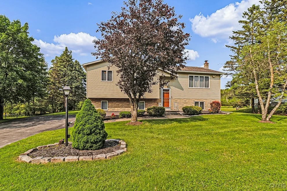 Unit for sale at 29 Cascade Drive, New Hartford, NY 13413