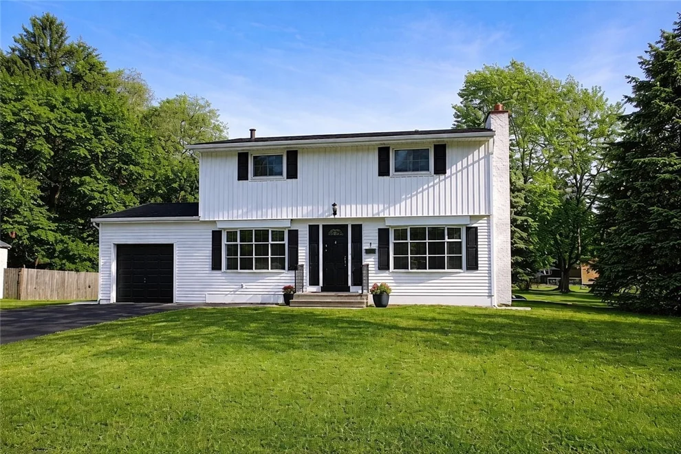 Unit for sale at 2 Dove Path, Clay, NY 13090