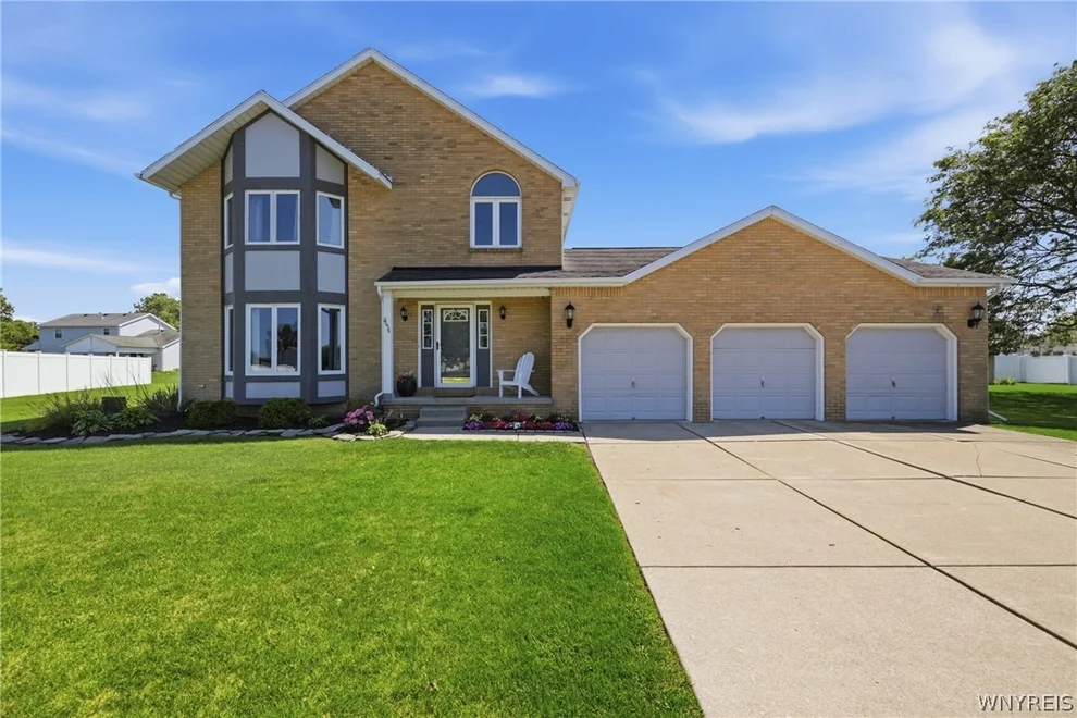 Unit for sale at 2654 Kenneth Court, Wheatfield, NY 14304