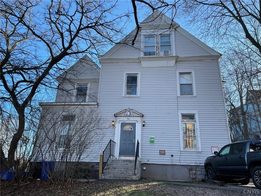 Unit for sale at 101 Comstock, Syracuse, NY 13210