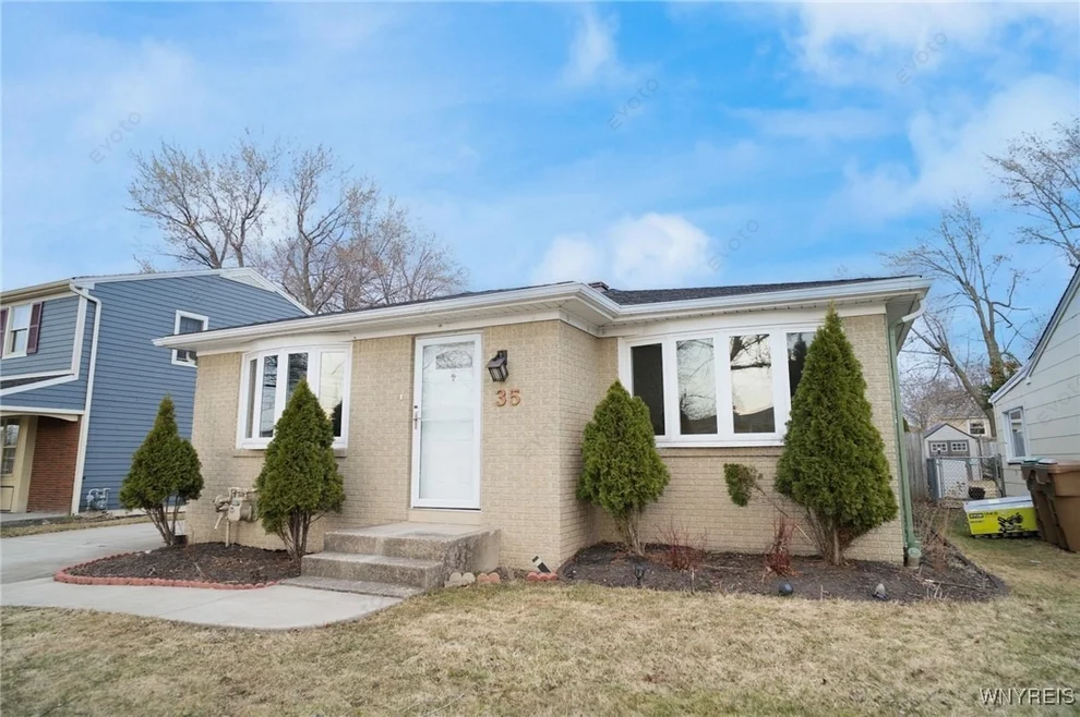 Unit for sale at 35 Bahama Lane, Cheektowaga, NY 14225