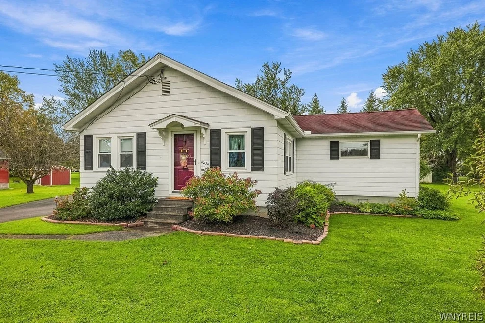 Unit for sale at 6236 Dorchester Road, Lockport Town, NY 14094
