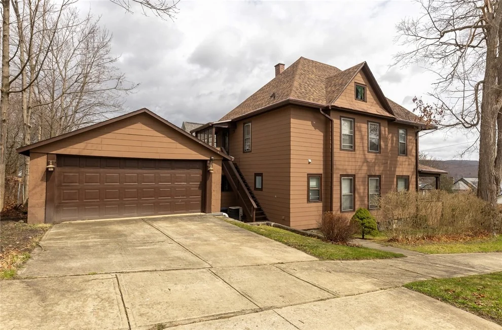 Unit for sale at 189 Washington Street, Corning-City, NY 14830