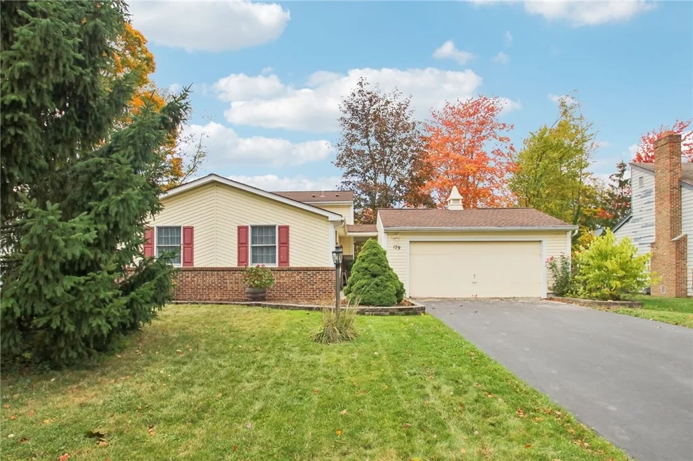 Unit for sale at 179 Crossroads Lane, Greece, NY 14612