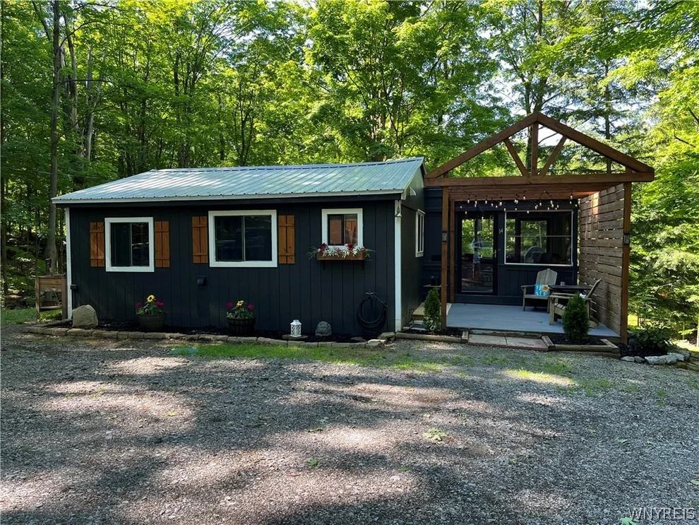 Unit for sale at 14 Hemlock Road, Sheldon, NY 14167