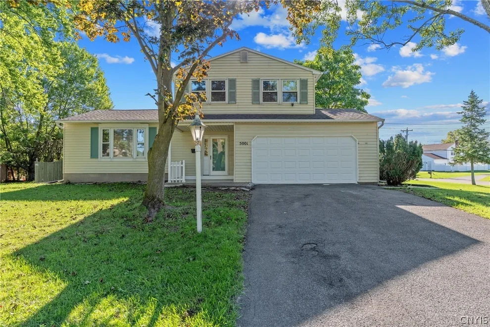 Unit for sale at 5001 Driftwood Drive, Salina, NY 13088