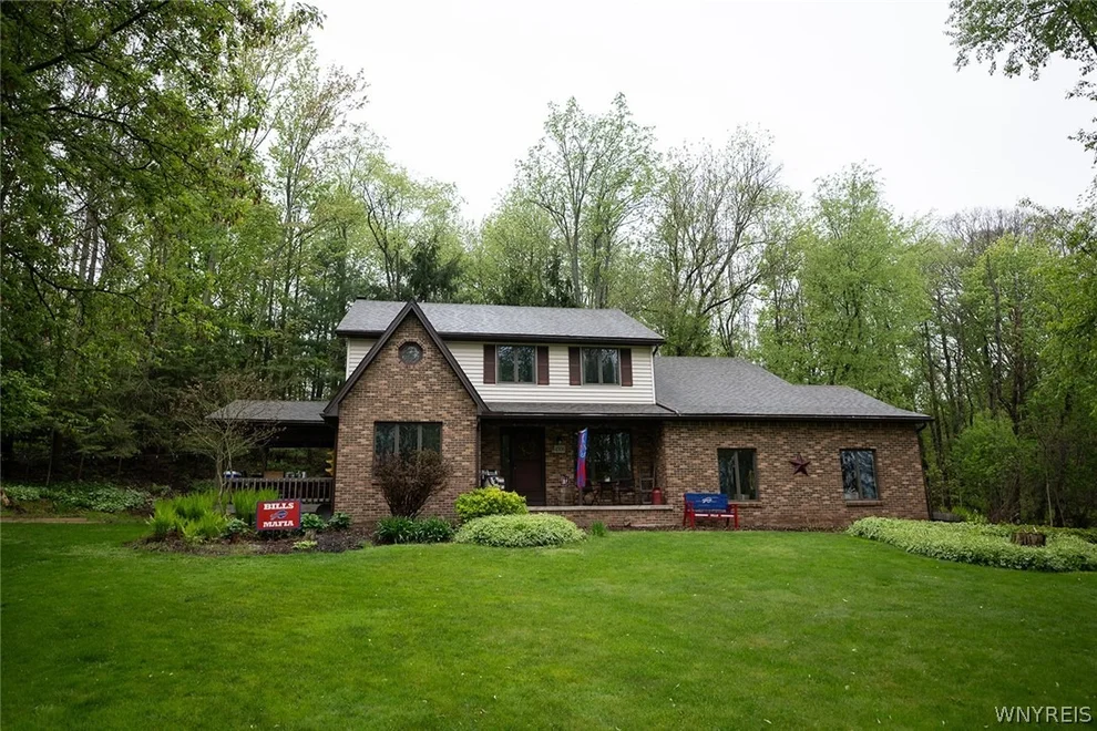 Unit for sale at 4506 Sharon Drive, Lockport Town, NY 14094
