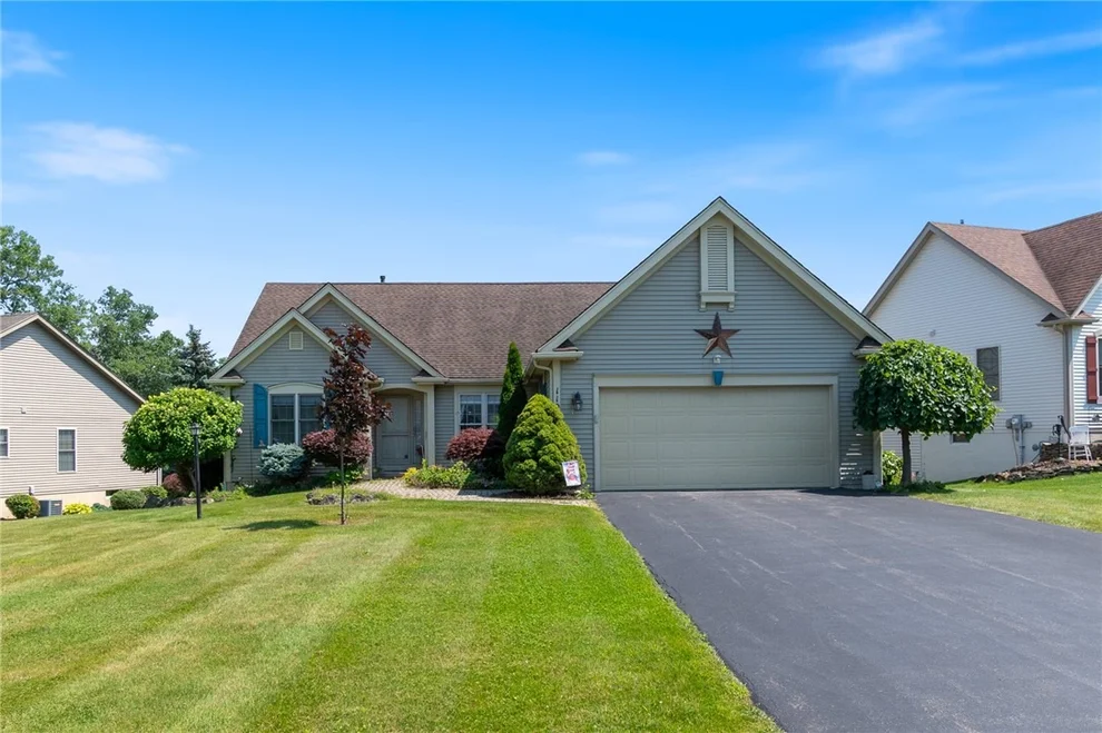 Unit for sale at 1104 Twin Leaf, Webster, NY 14580