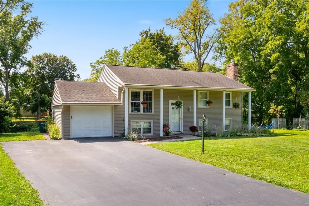 Unit for sale at 12 Brooktree Drive, Perinton, NY 14526