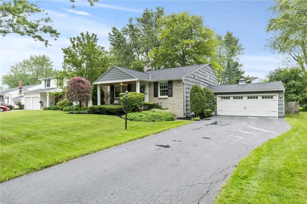 Unit for sale at 111 Parkledge Drive, Amherst, NY 14226