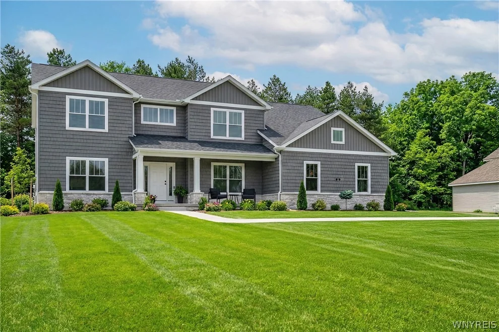 Unit for sale at 5628 Dorothy Circle, Clarence, NY 14032