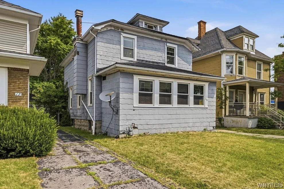Unit for sale at 15 W Northrup Place, Buffalo, NY 14214