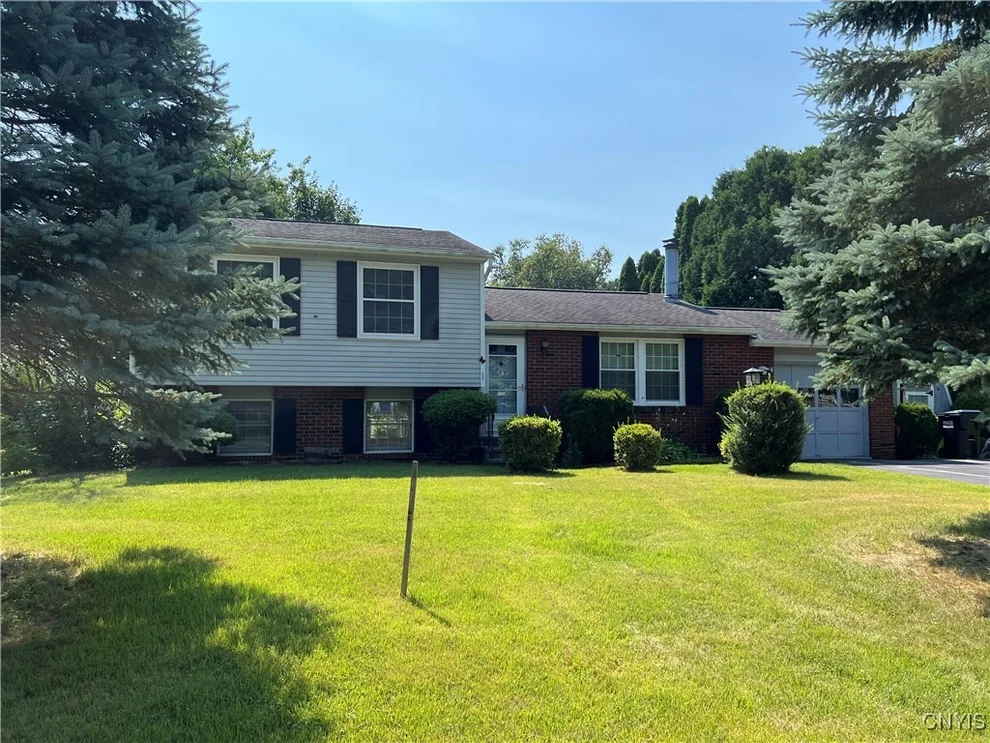 Unit for sale at 403 Old Cove Road, Salina, NY 13090