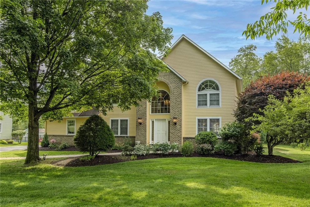 Unit for sale at 7 Juniper Lane, New Hartford, NY 13413