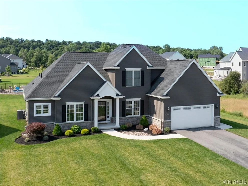 Unit for sale at 3929 Wheatfield Crossing, Wheatfield, NY 14120