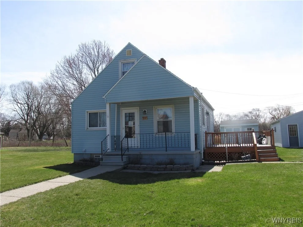 Unit for sale at 6152 N Whitham Drive, Niagara, NY 14304