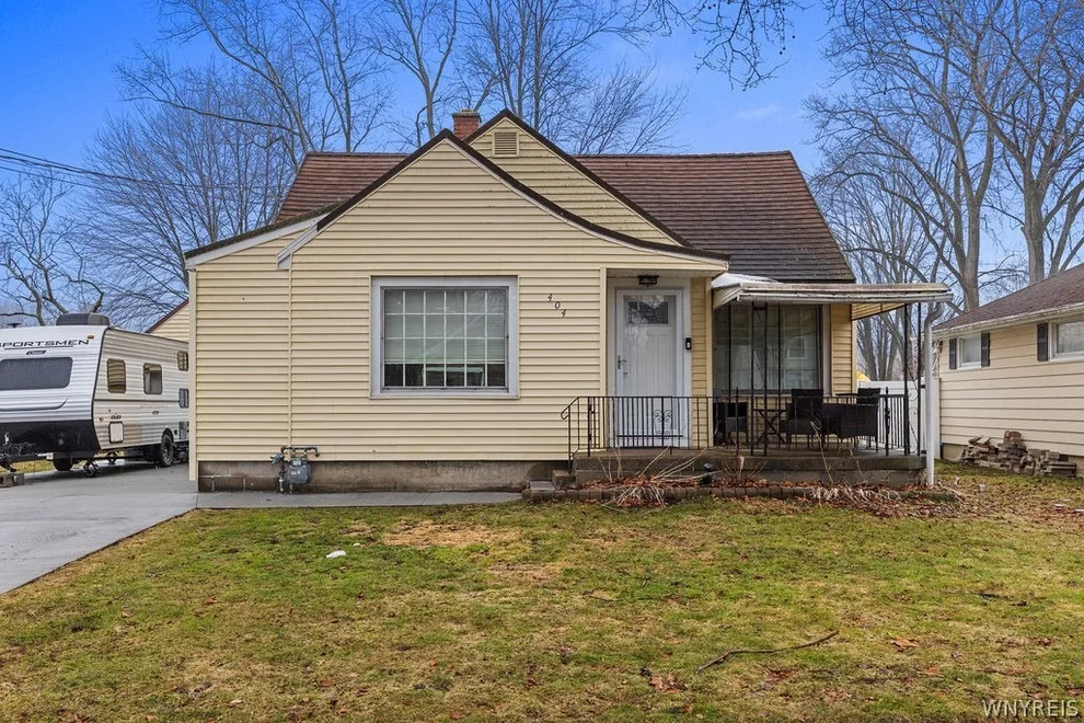 Unit for sale at 404 E Stenzil Street, North Tonawanda, NY 14120
