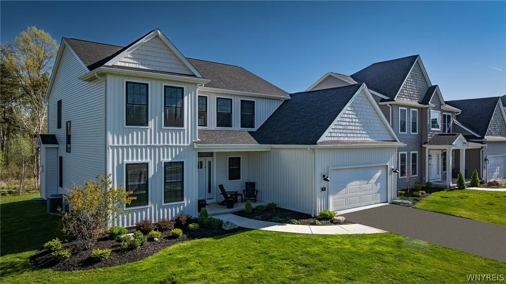 Unit for sale at 147 Sandywood Circle, Grand Island, NY 14072