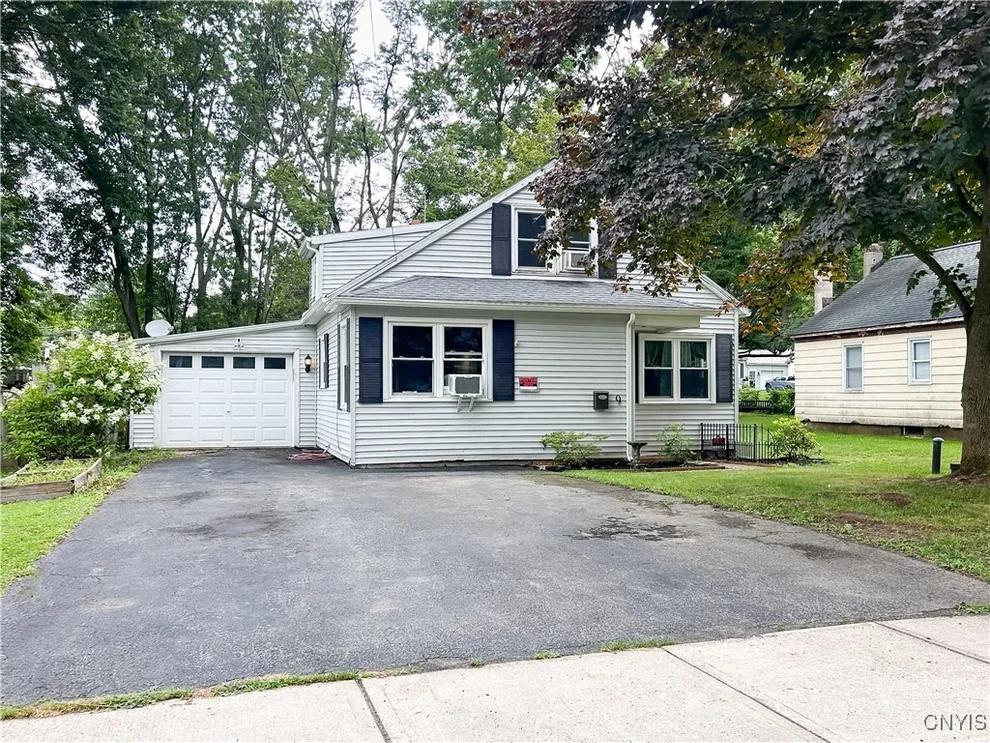 Unit for sale at 9 Curtis Avenue, Lysander, NY 13027