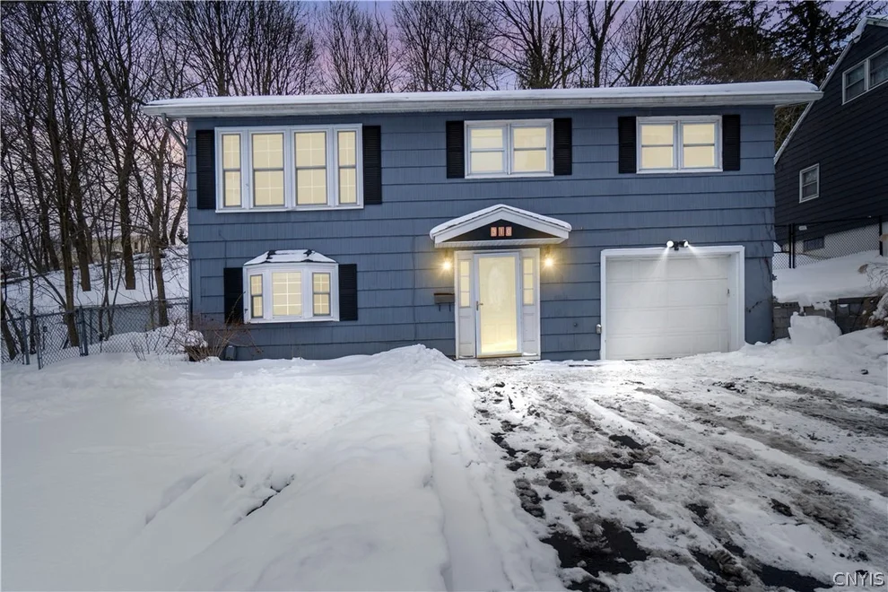 Unit for sale at 310 Gordon Parkway, Camillus, NY 13219