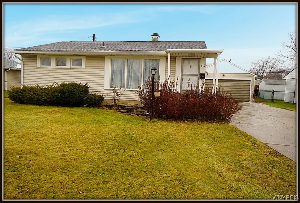 Unit for sale at 13 Overbrook Place, Tonawanda-Town, NY 14150